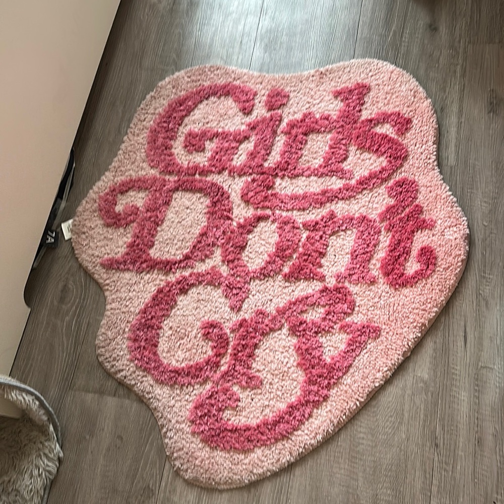 Girls Don‘t Cry pink rug / carpet